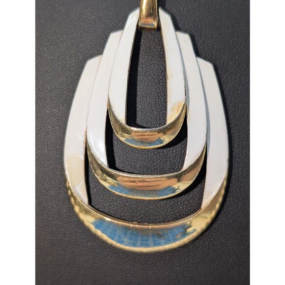 Lot of Four Gold Tone & White Theme Vintage Necklaces - Picture 7 of 11